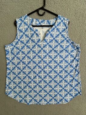 Lulu-B women’s sleeveless blouse blue and white size 1X